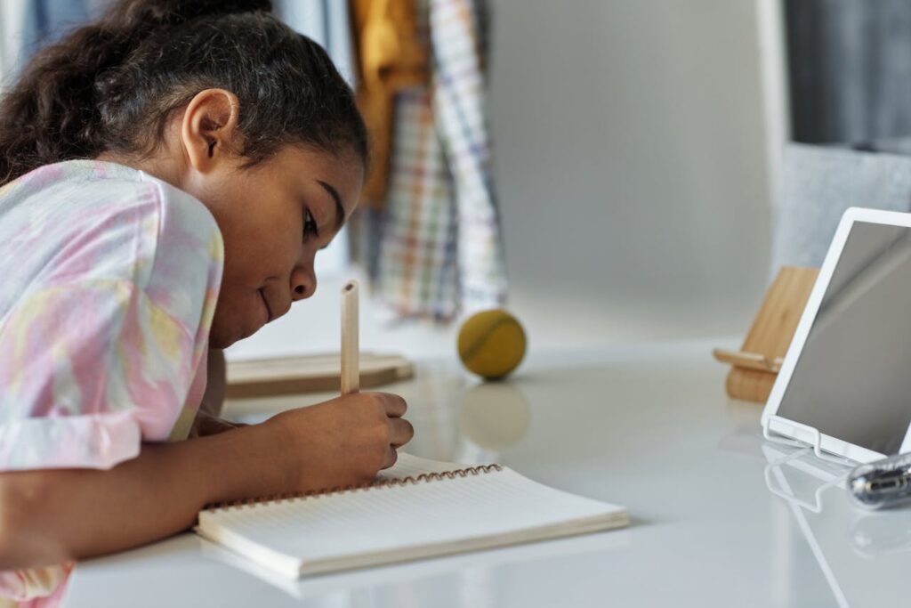 Learn online Child is studying chemistry online